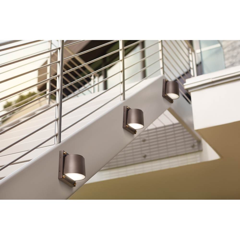 Hinkley Lighting 20020AZ-LL Architectural Bronze Small Wall Mount Lantern Image 4
