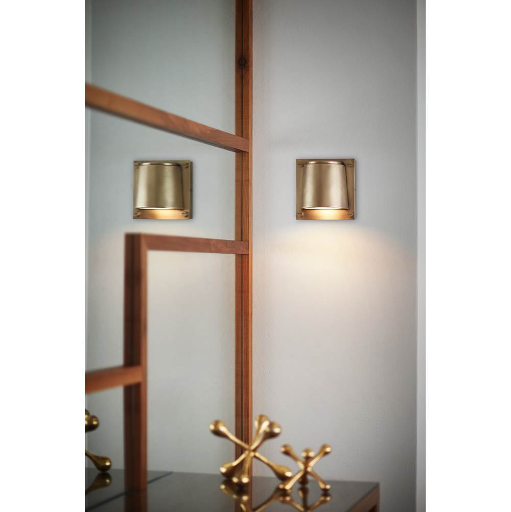 Hinkley Lighting 32530HB Heritage Brass Single Light Sconce Image 2