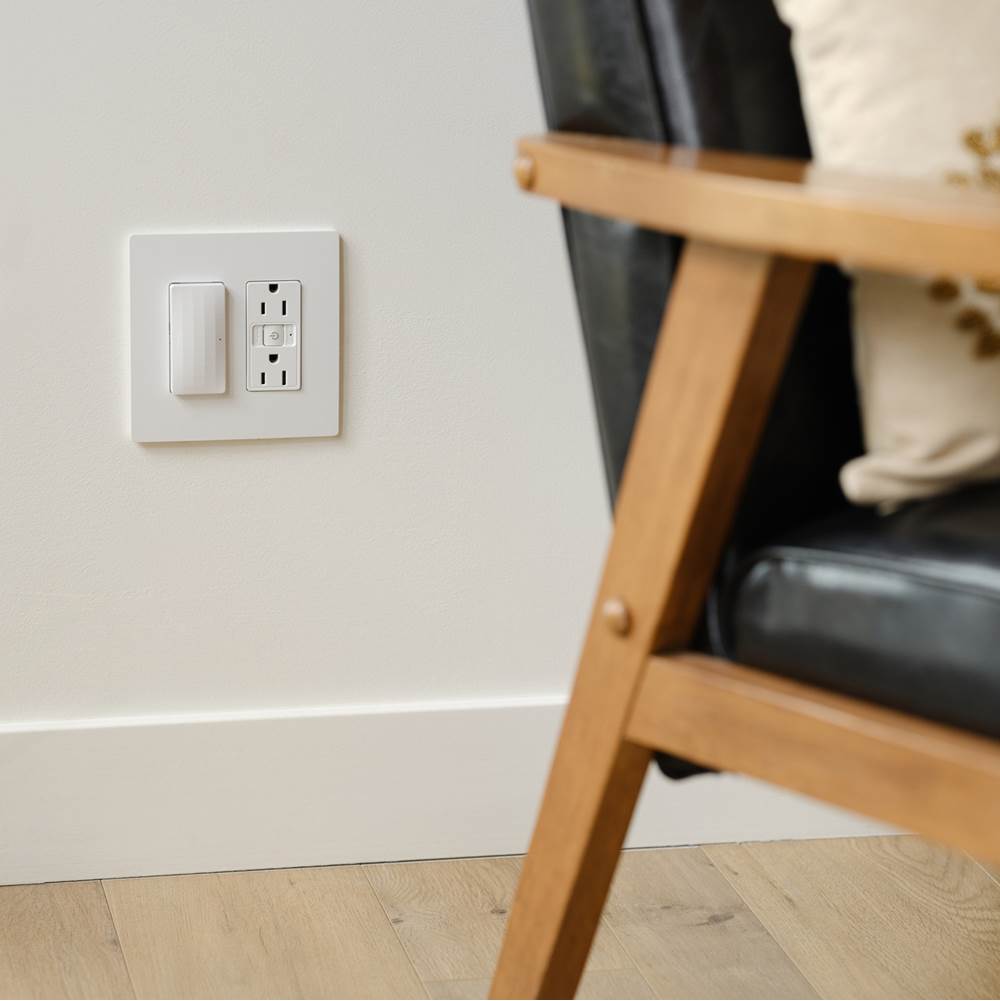 Legrand Radiant Smart 15a Outlet With Netatmo, Light Almond