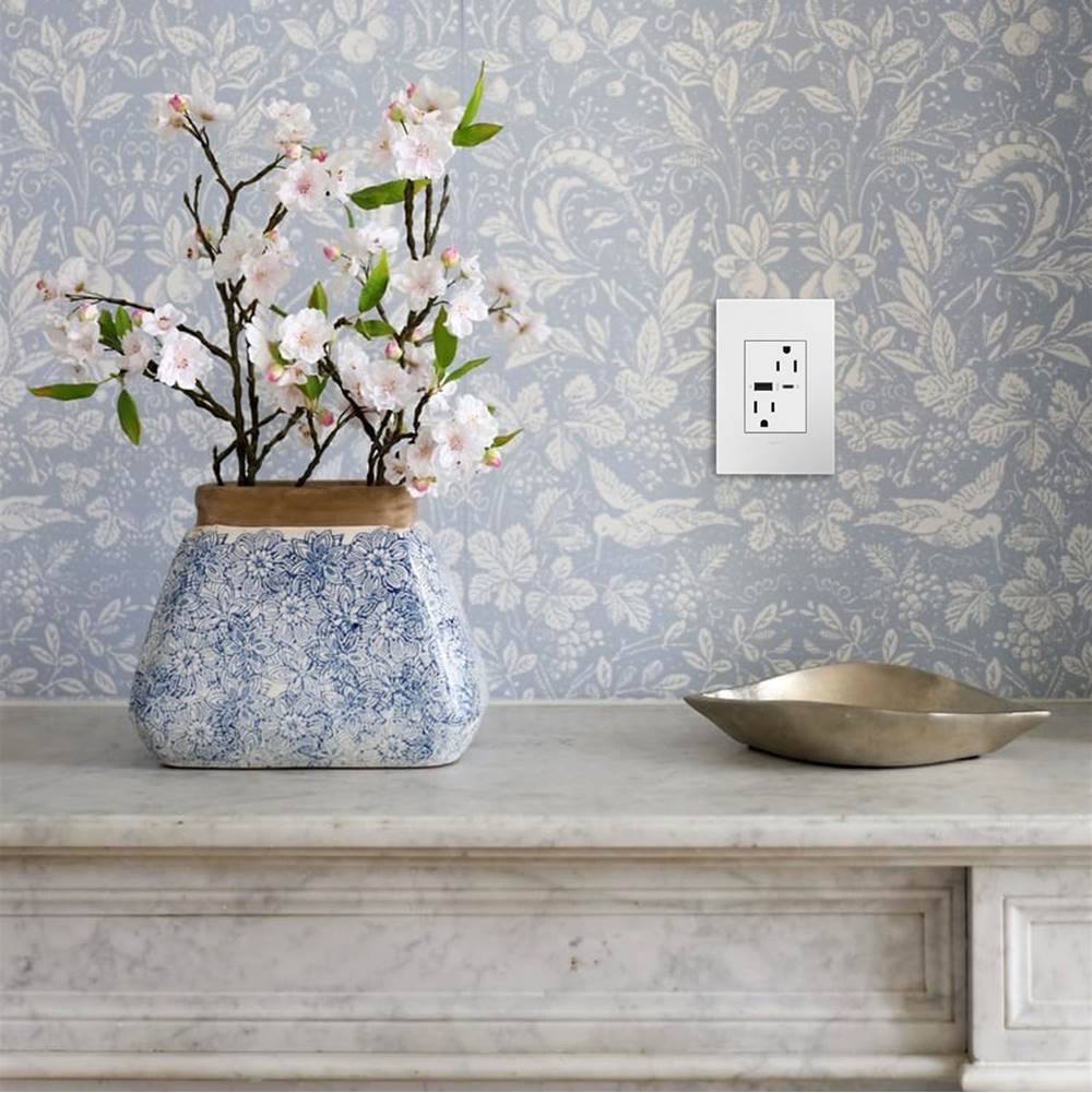Legrand ARTRUSB156ACW4 White Adorne Dual-usb, 15a, Tamper-resistant, A/c Usb Hybrid Outlet, White Image 4